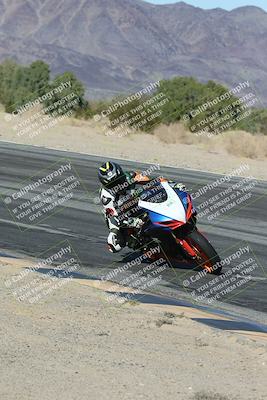 media/Dec-04-2025-Racers Edge (Thu) [[5ebc9f124d]]/3-B Group/7-Session 4 (Turn 10 Inside)/